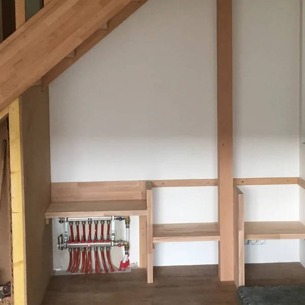 Bureau-bois-sous-escalier-6