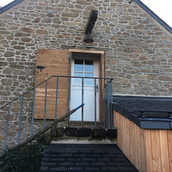 Porte-entree-volet-bois-3